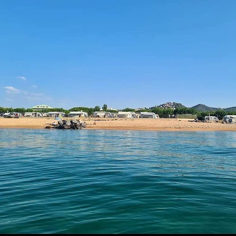 Camping El Pinar Platja Santa Susanna Exteriör bild